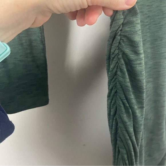 Liz Lange Maternity Midi Dress – Green Size: Small - Picture 4 of 8